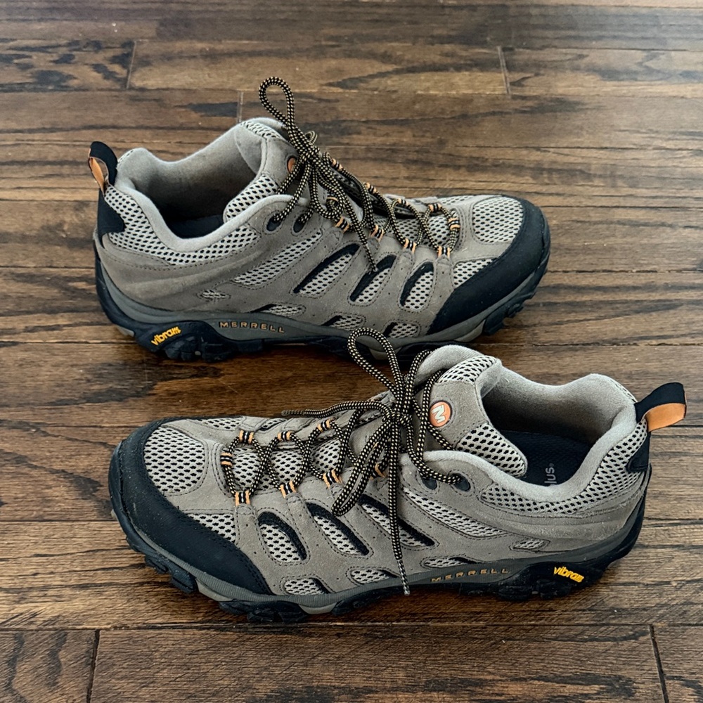 Merrell Moab Men's Tan and Black Hiking Shoes